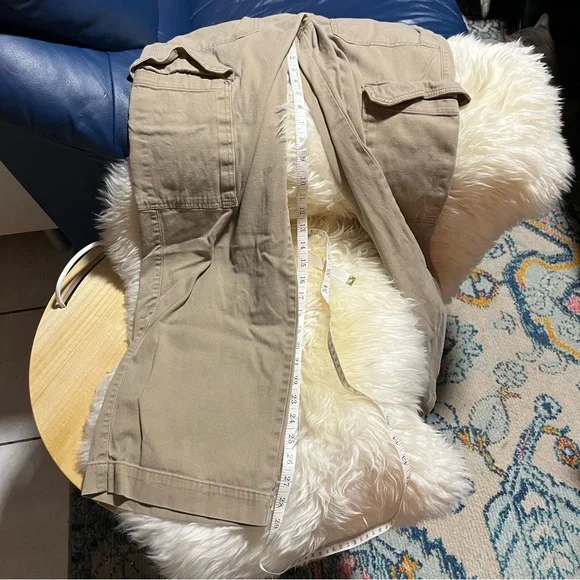 Universal Thread Ladies Khaki Cargo Pants - Picture 4 of 6